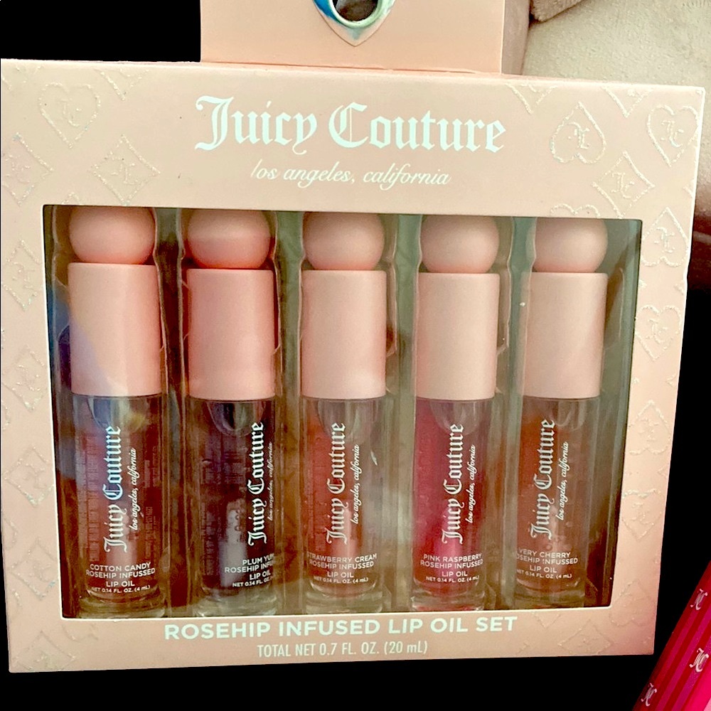 Juicy Couture Strawberry Face Mask & Lip Oil Set - (5 lip oils & 6 Face Mask) - Picture 3 of 3
